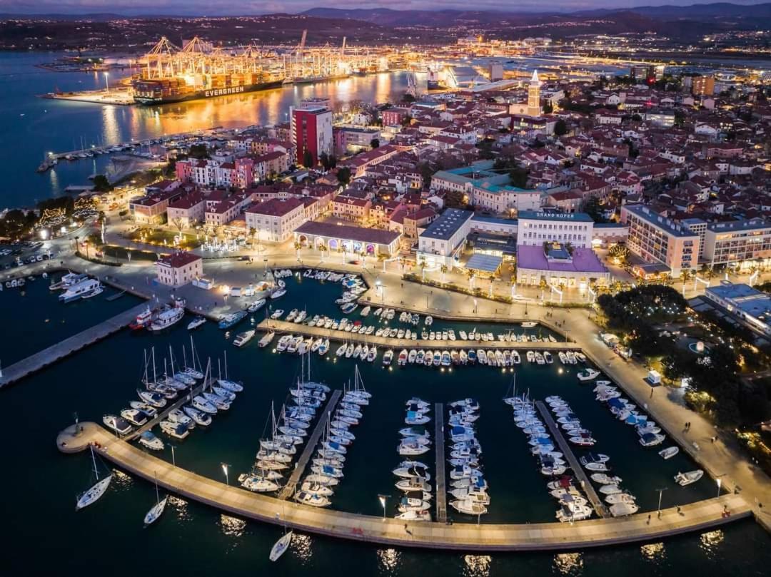 Koper Center Apartment Near-Beach-Free-Garage-Parking エクステリア 写真